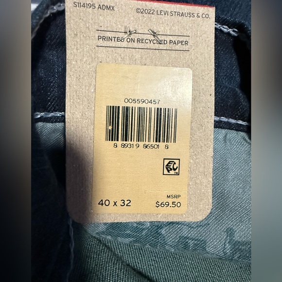 2 Pairs of Levi’s 559 Jeans - Picture 12 of 12